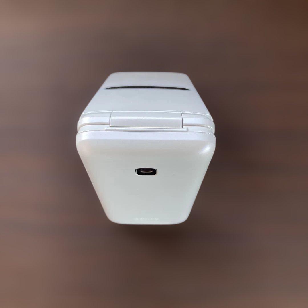 【SIMロック解除済】au GRATINA KYF42(箱・取説付)ホワイト