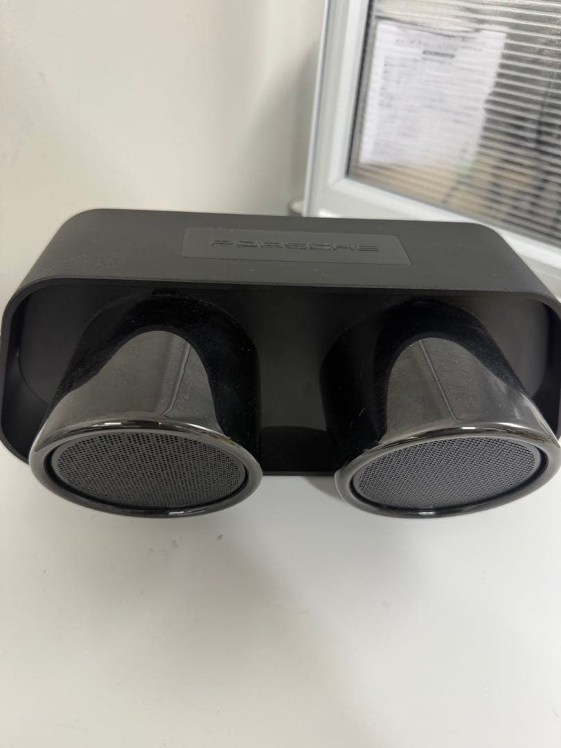 ポルシェ 911 GT3 マフラー型スピーカー