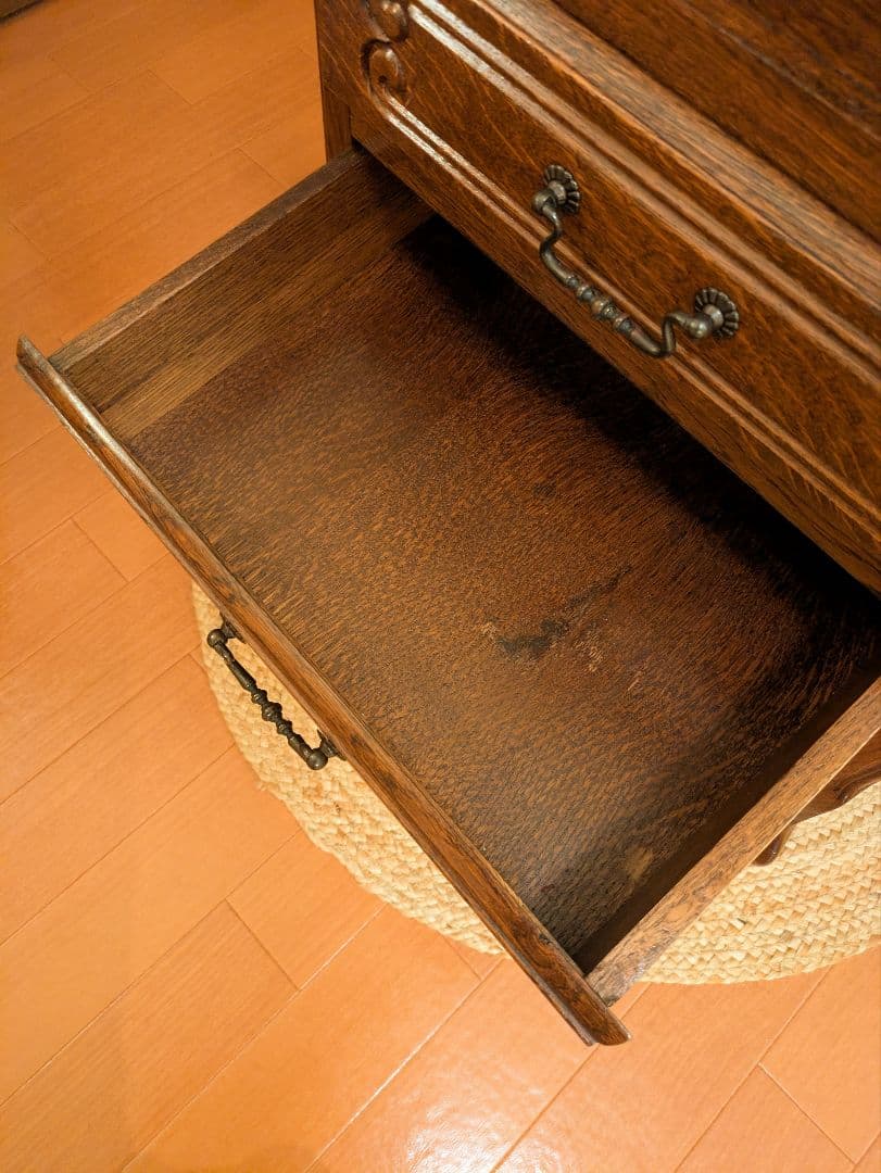 ルーマニア製 オーク材 猫脚チェスト