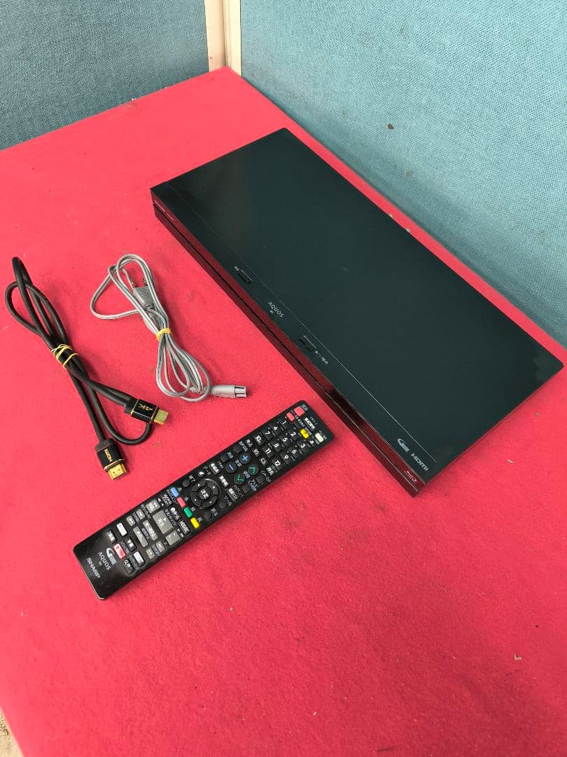 シャープ 1TB 3番組同時録画　ブルーレイレコーダー 2B-C10BT1