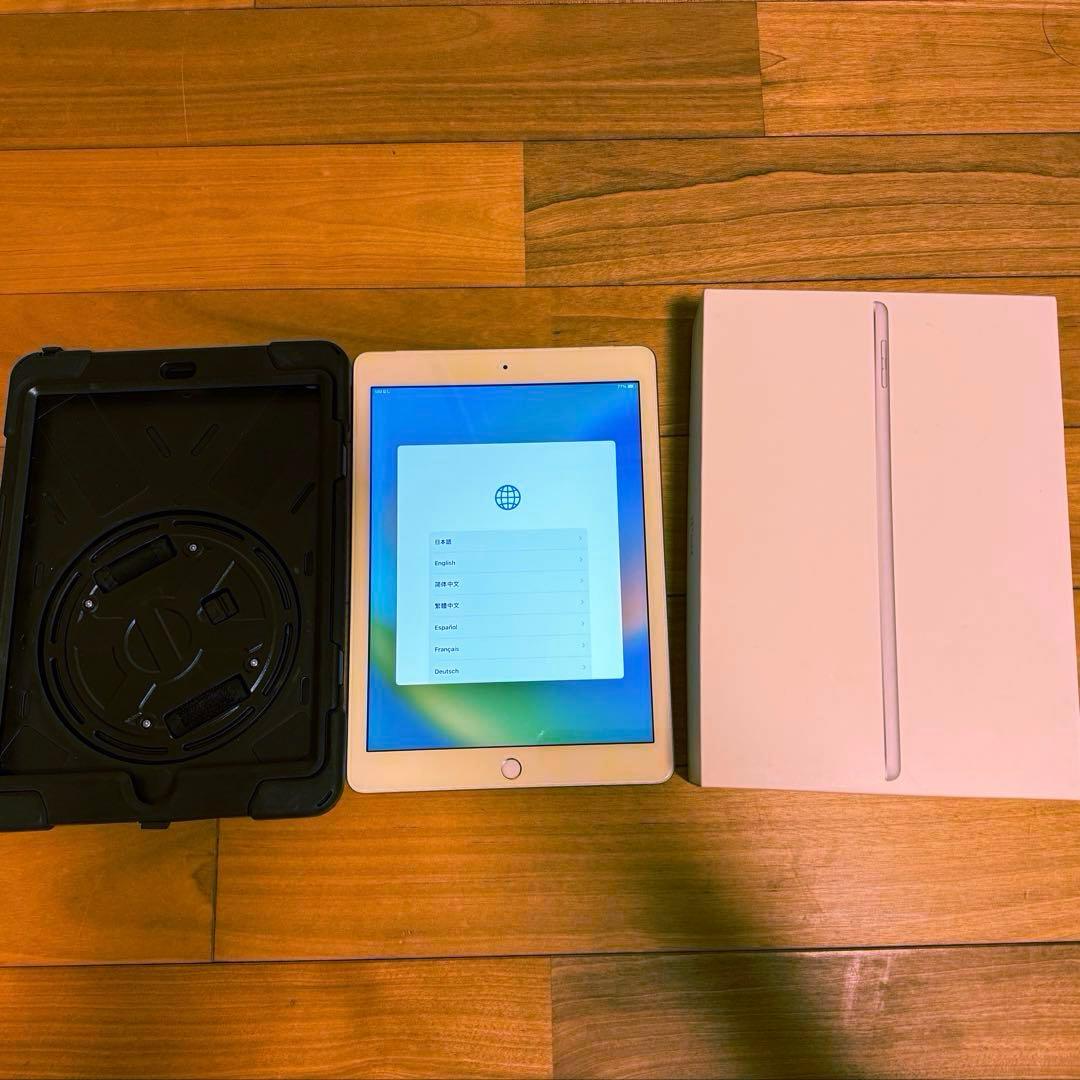 iPad 第6世代　Wi-Fi＋Cellularモデル 9.7インチ ケース付き