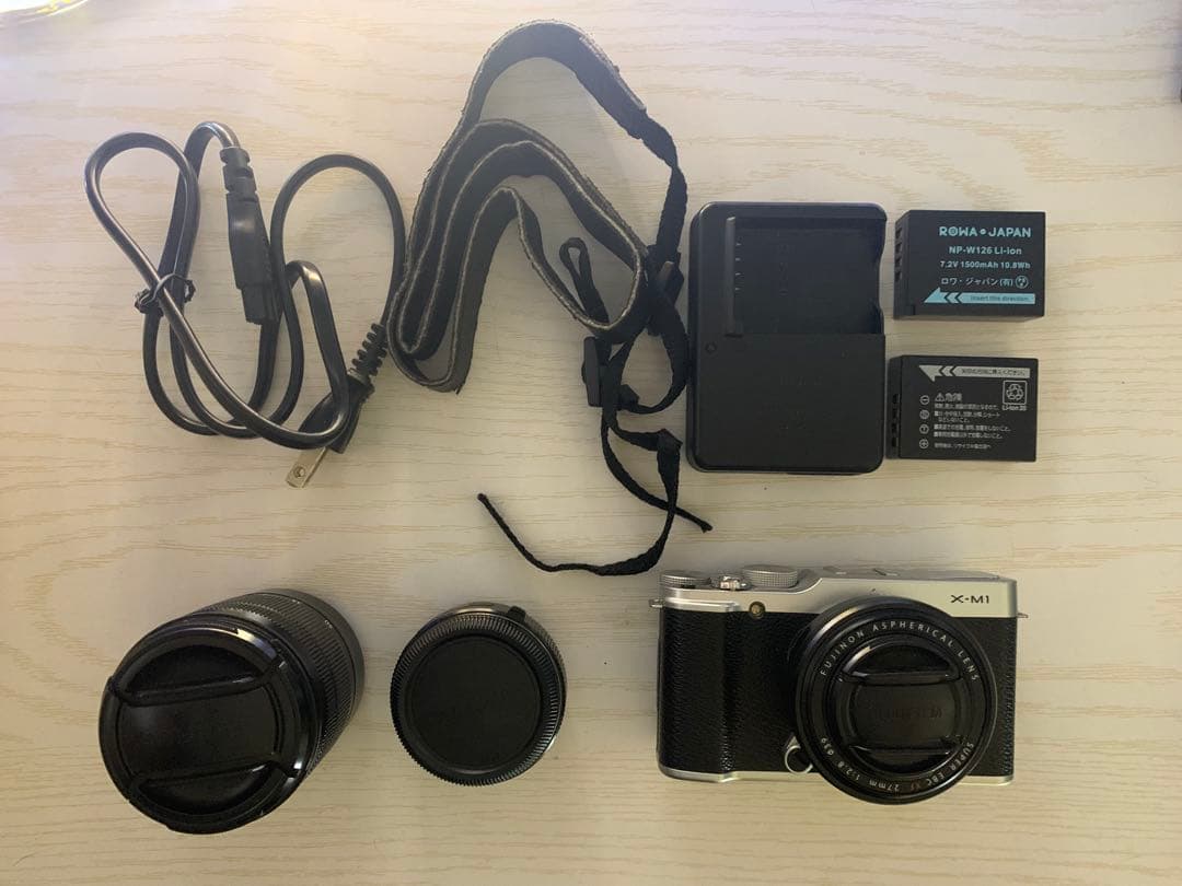 x-m1 fujifilmミラーレスカメラ　マクロ撮影可能（MCEX-16付き）