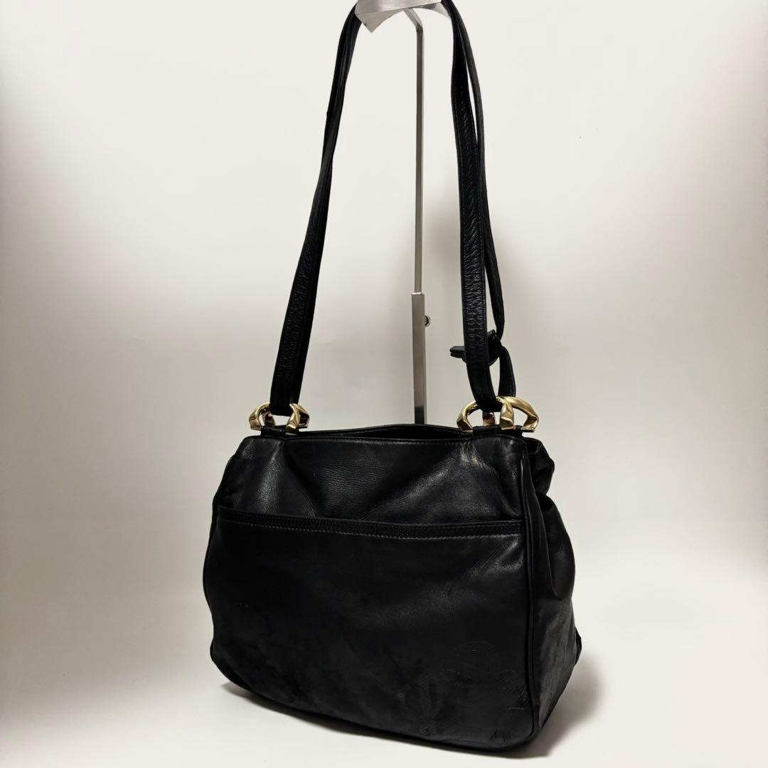 ロエベ ショルダーバッグ ナッパレザー アナグラム 黒　ゴールド金具