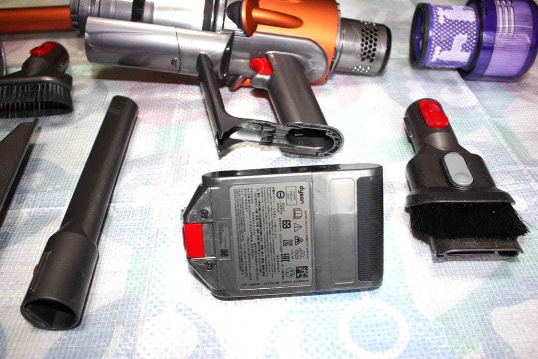 ダイソンdyson digital slim fluffy SV18