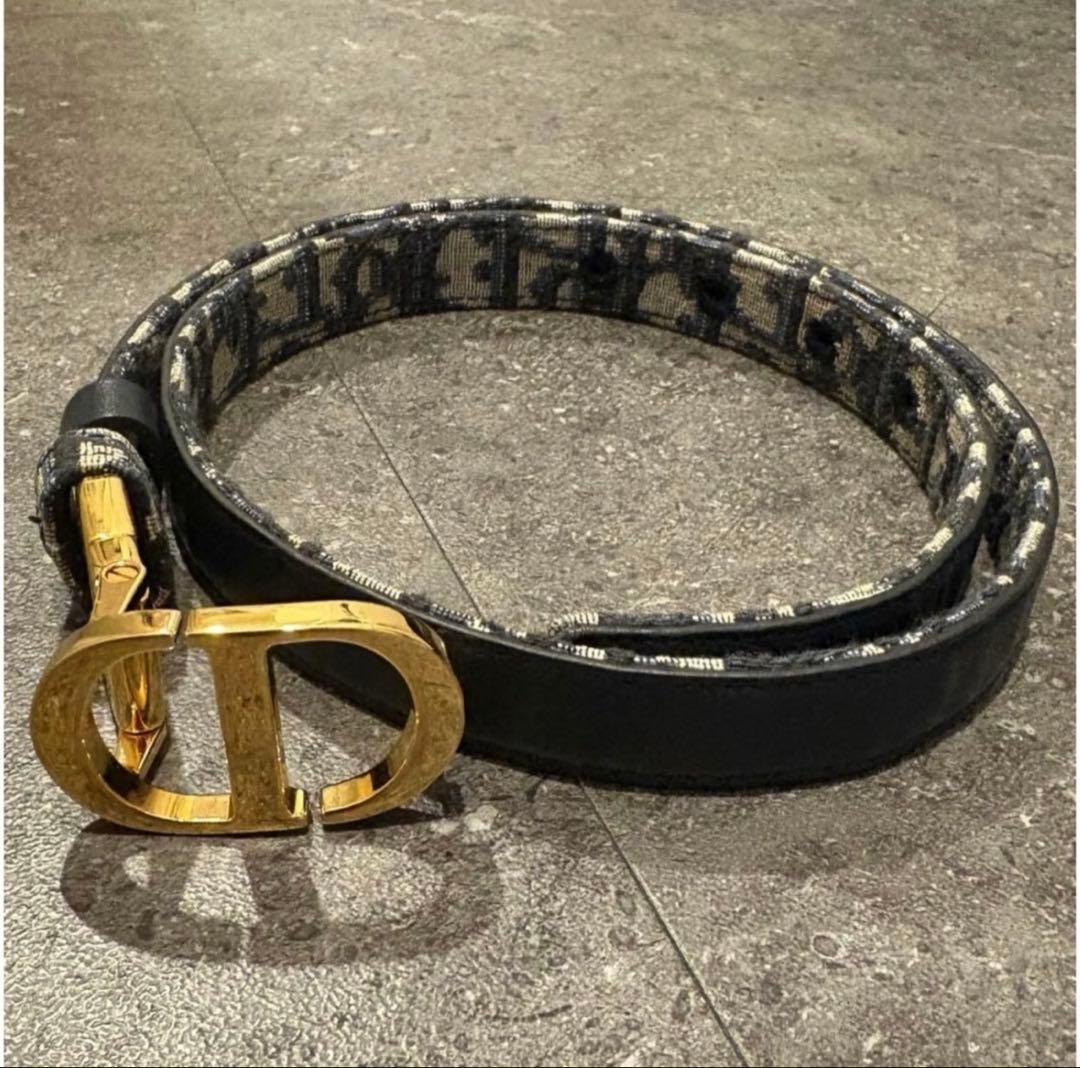 りナ　Dior 30 Montaigne リバーシブルベルト