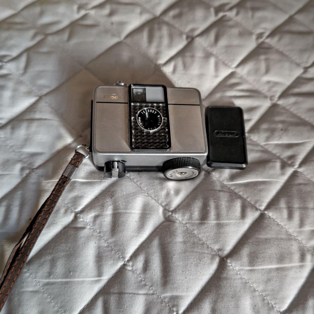 Ricoh Auto Half E コンパクトフィルムカメラ