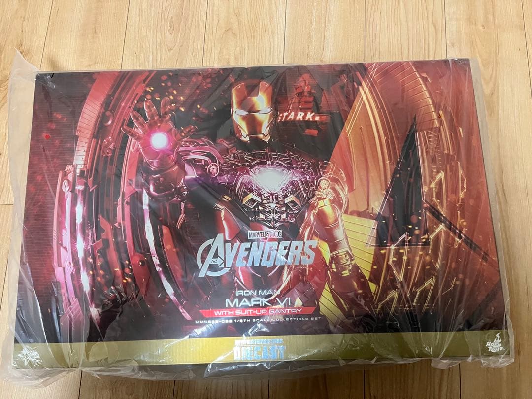 ホットトイズ　フィギュア　アイアンマンマーク６ ２.０版パワードスーツ装着機付き