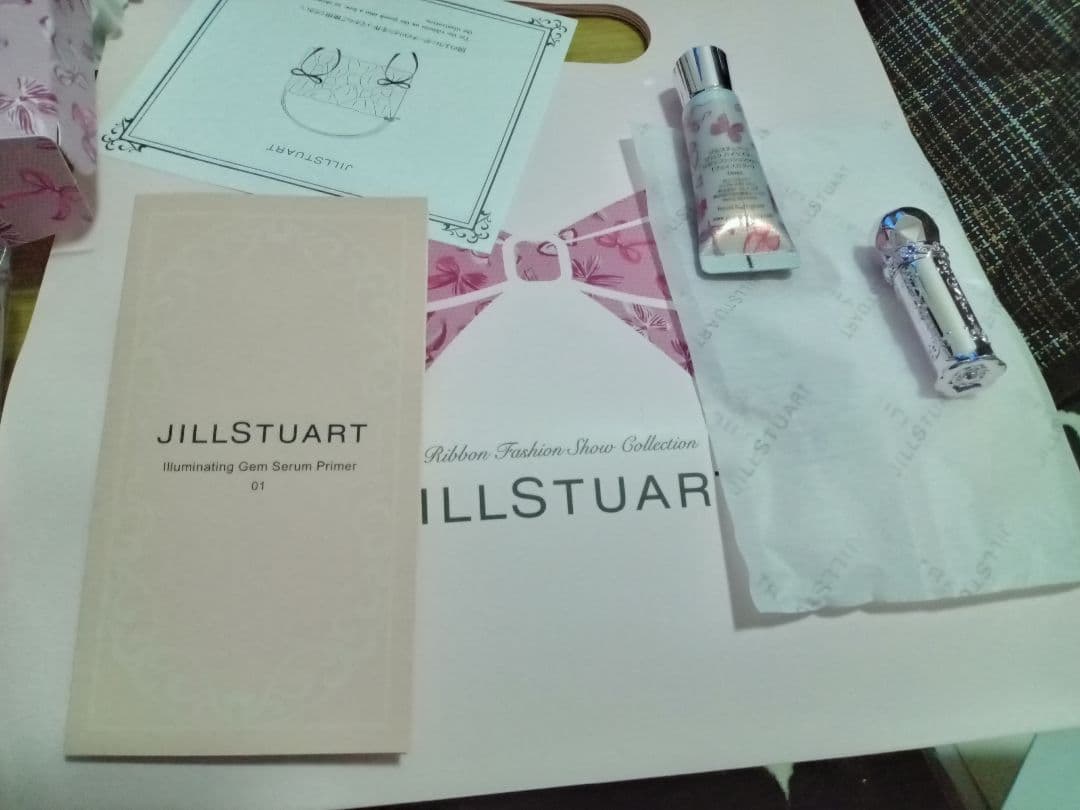 最終値下げ送料無料新品未開封ジルスチュアート　リボンファッションショーコフレ