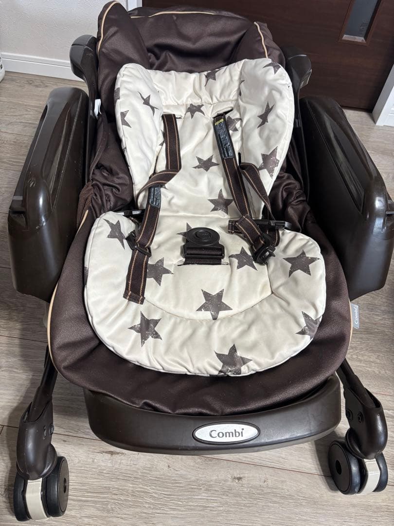 美品　Combi コンビネムリラ 電動ハイローチェア