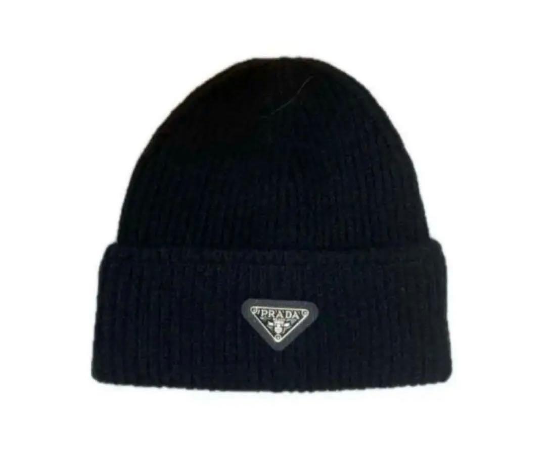 PRADA ニット帽　ノベルティ