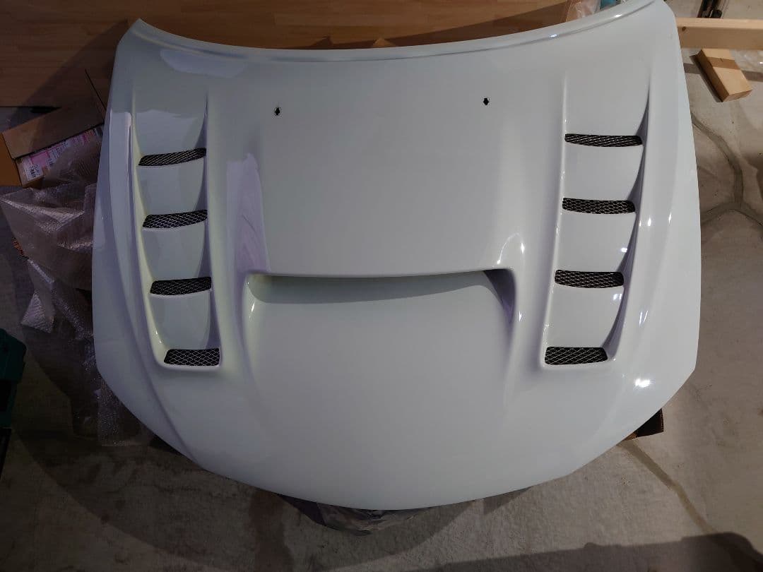 b*p様 WRX STI varis？　クーリングボンネット