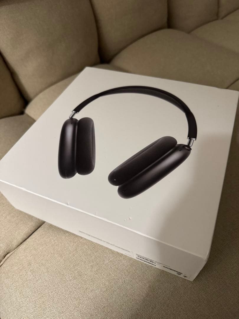 Airpods maxスペースグレー　Apple