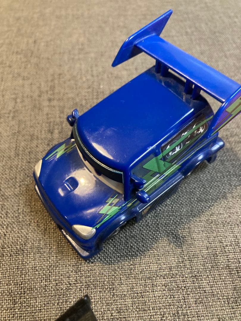 m*a様 カーズ　ミニカー　暴走族　ライト　ディズニーストア