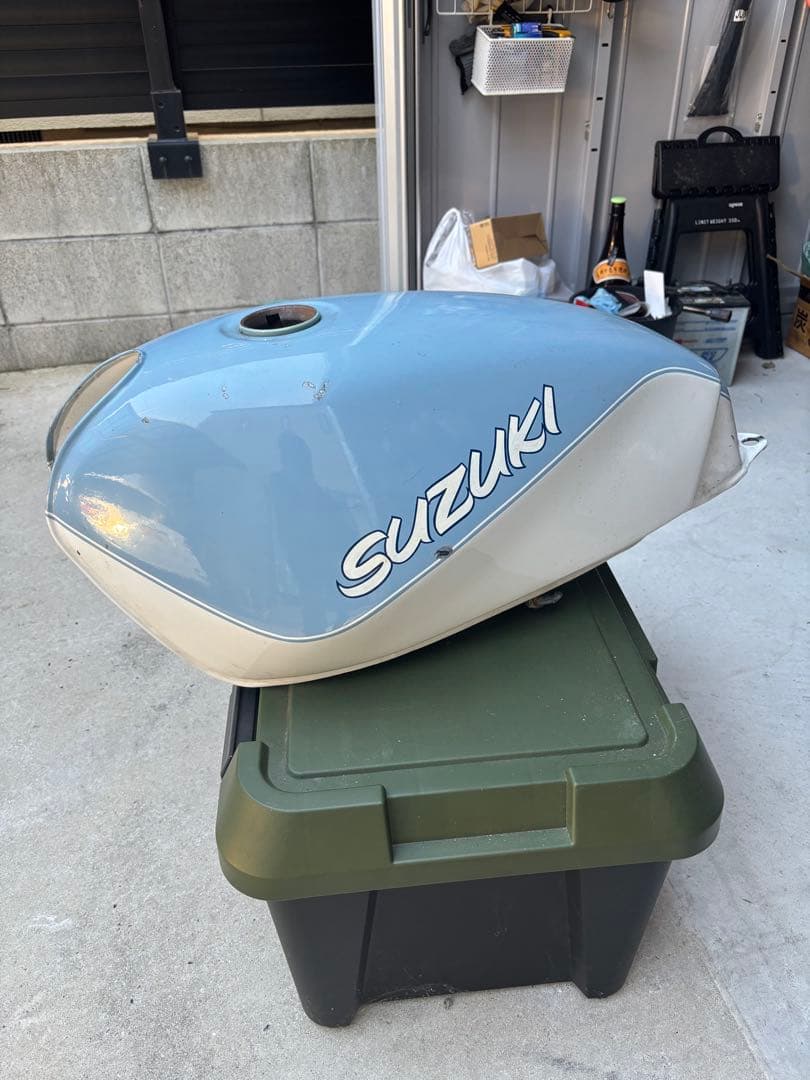 gsx400f gsx400fs タンク　外装