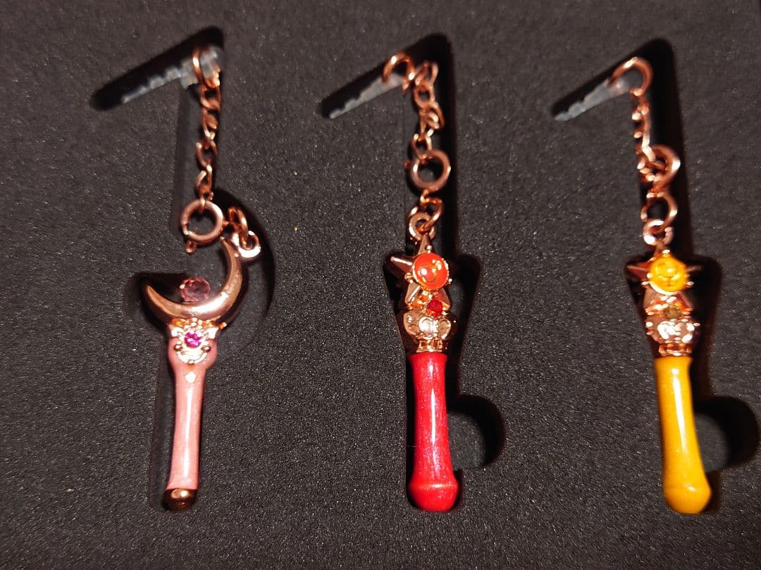 セーラームーン　イヤホンジャック　チャーム　アクセサリー