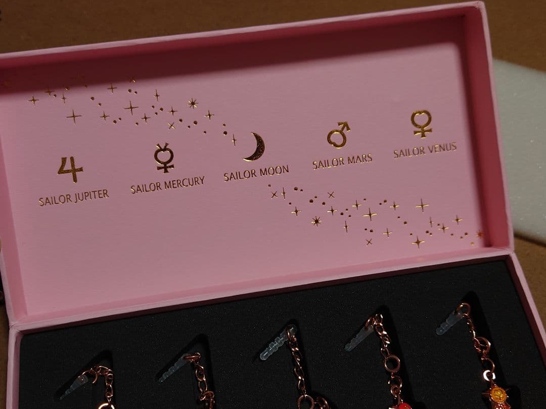 セーラームーン　イヤホンジャック　チャーム　アクセサリー