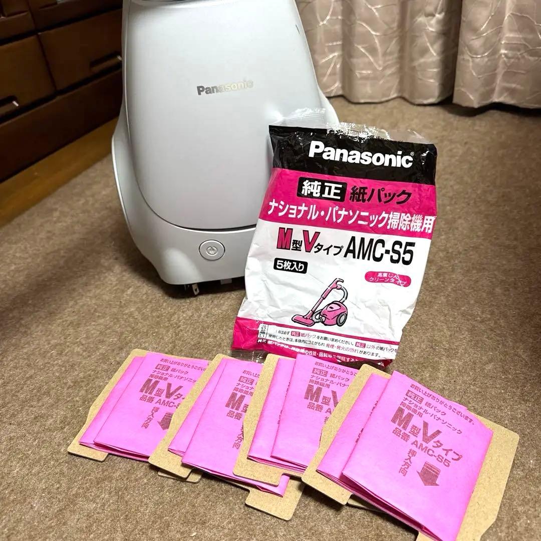 【美品】2023年製　Panasonic掃除機