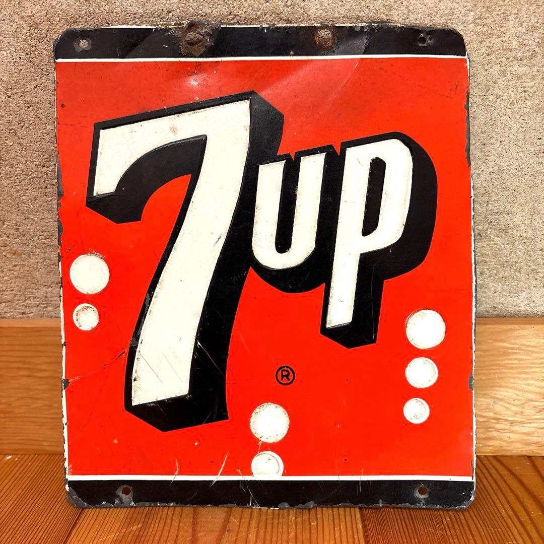 40’s セブンアップ　エンボス　看板　USA アンティーク　7up サイン