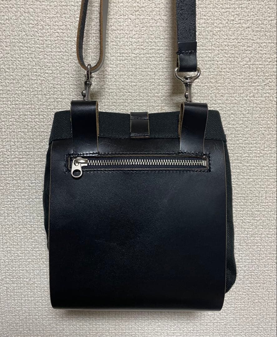 y's ワイズヨウジヤマモト　レザーブラックショルダーバッグ