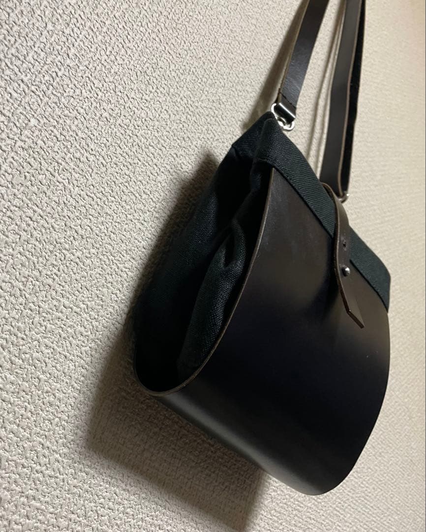 y's ワイズヨウジヤマモト　レザーブラックショルダーバッグ