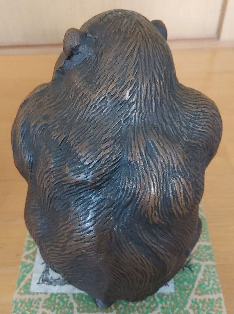 ブロンズ製猿の彫刻