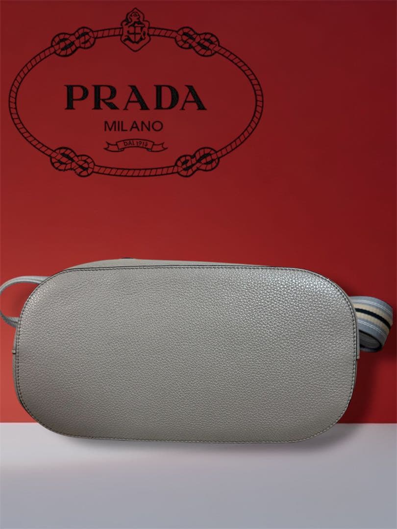 PRADA ヴィテッロ・フェニックス レザー バケット バッグ