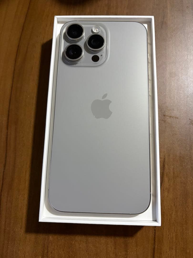 iphone15promax 本体 ナチュラルチタニウム