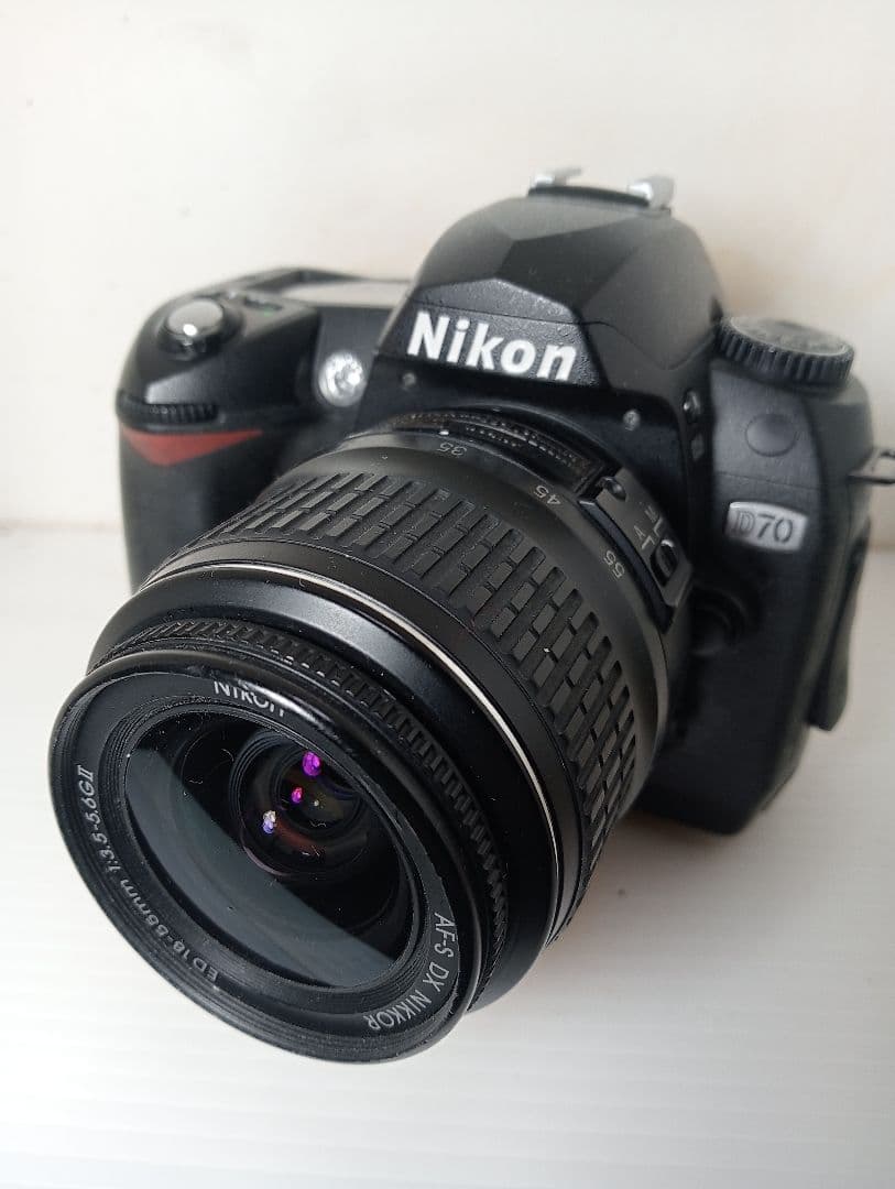 Nikon D70 デジタル一眼レフカメラレンズ付き