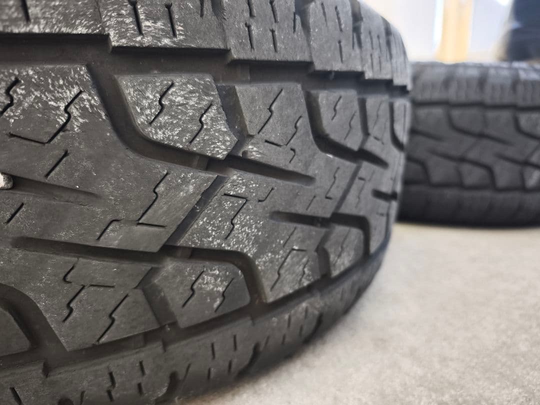 カミラ様　ポルシェ　カイエン　18インチ　ホイールタイヤ 4本セット　溝残有り