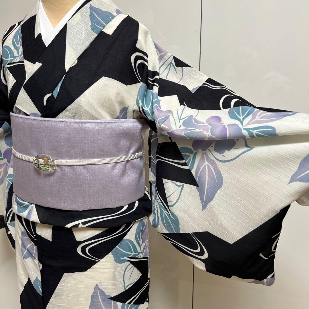 浴衣 ユカタ ゆかた ポリ100% Mサイズ 白✖️黒✖️薄い紫 M