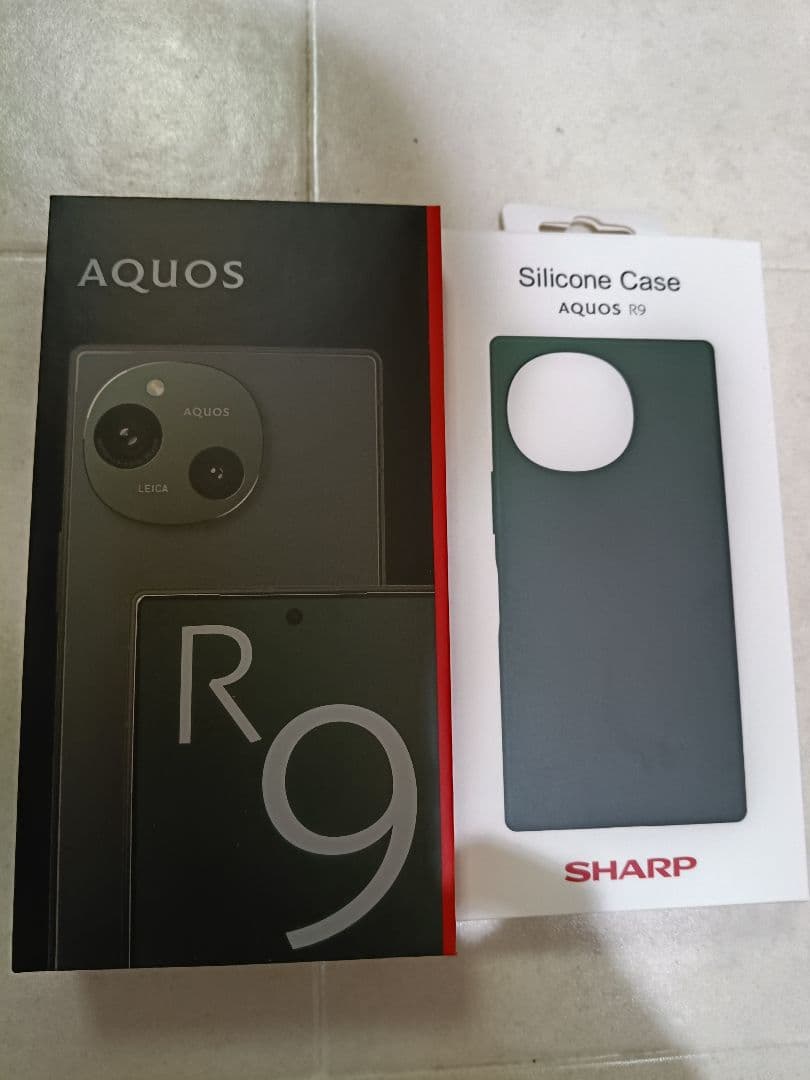 【美品】AQUOS R9 SIMフリー(緑) ＋純正色ケース