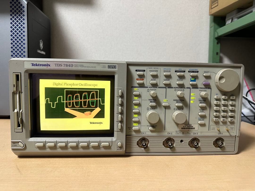 i*0様 Tektronix TDS 784D デジタルオシロスコープ中古