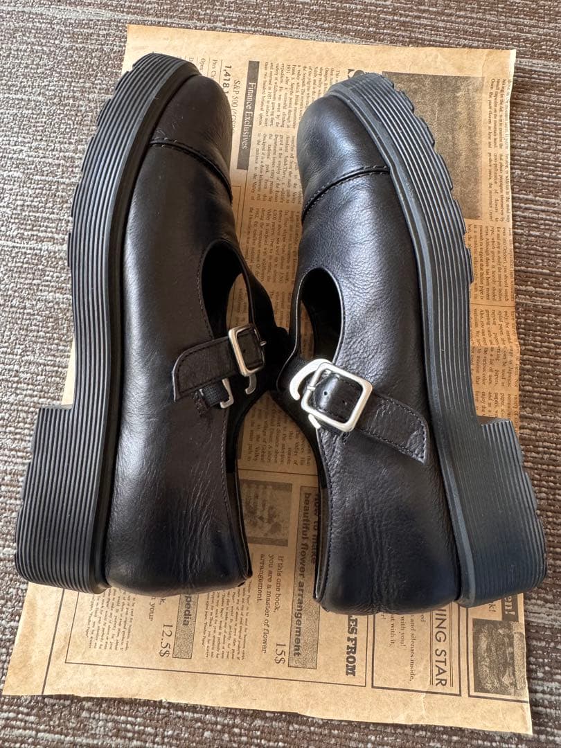 トラックソールＴストラップシューズ ／マーガレット・ハウエル アイデア