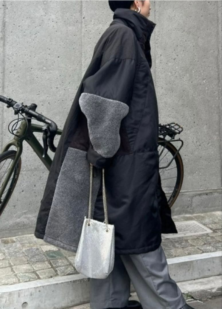 ★新品未使用★今期品　etsinta/モンスター中綿オーバーコート