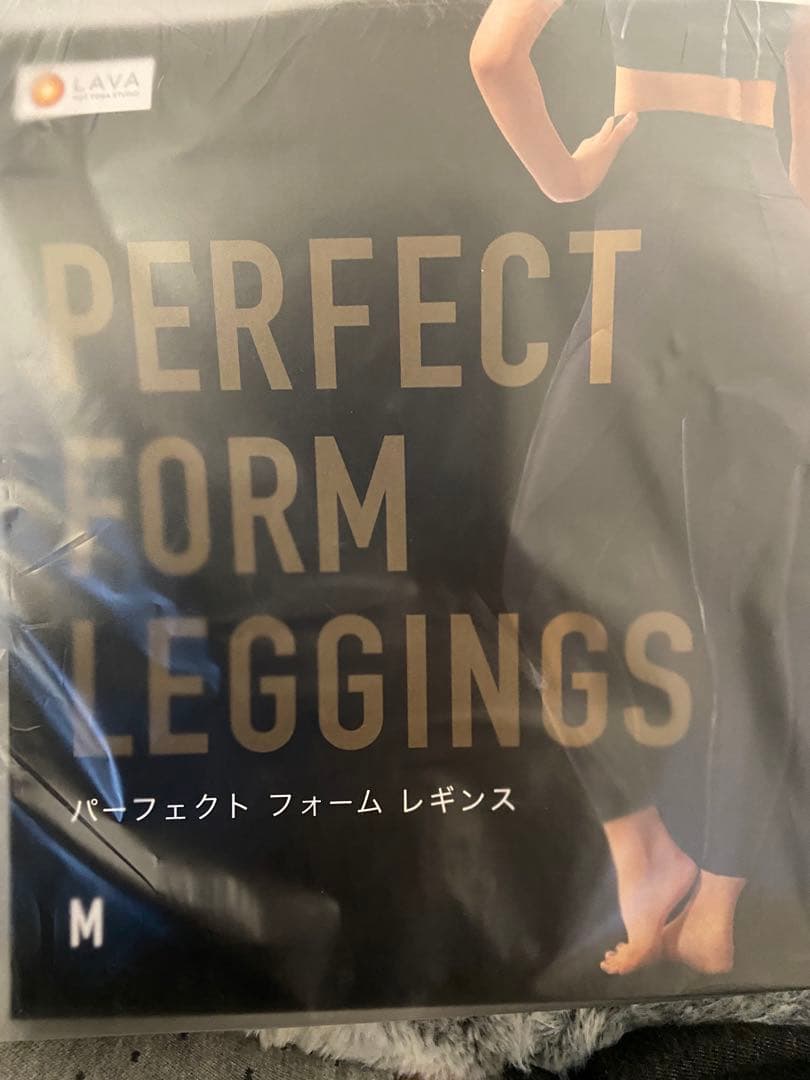 パーフェクトフォームトップス&レギンス Mサイズ