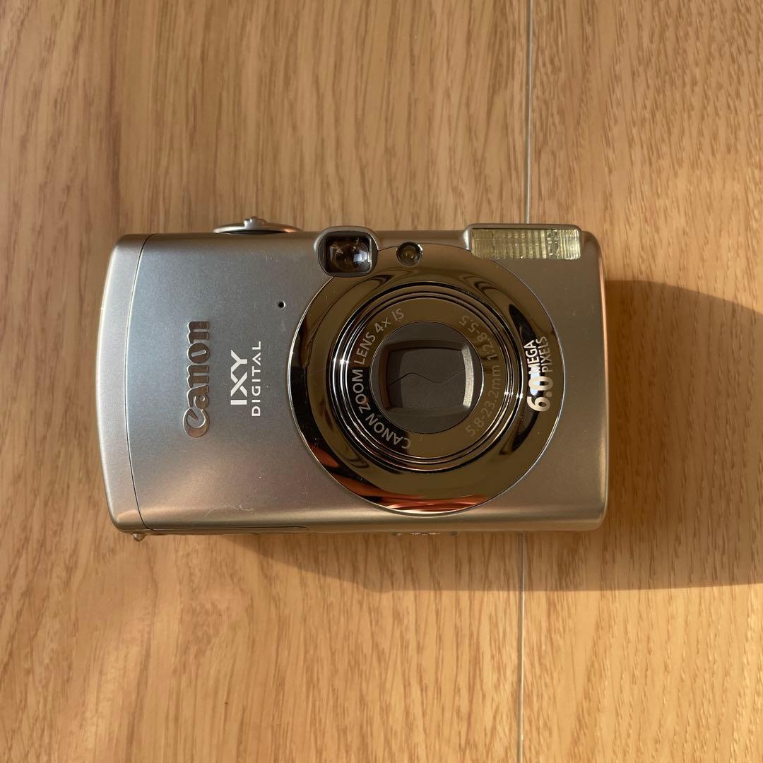 Canon キャノン　IXY 800IS　シルバー　イクシー　デジタルカメラ