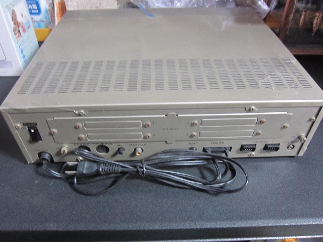 シャープ パソコンテレビX1 CZ-800CS本体