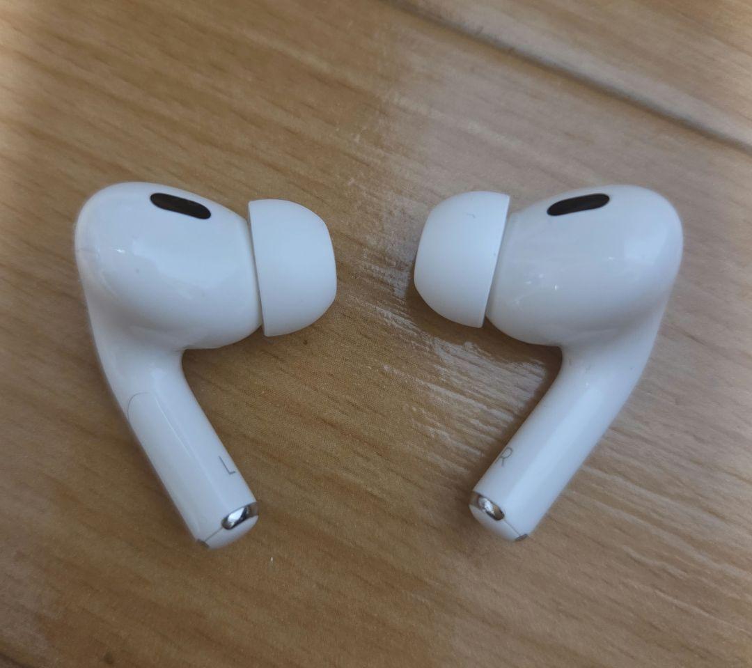 surf3747Apple AirPods Pro2 本体と充電ケース
