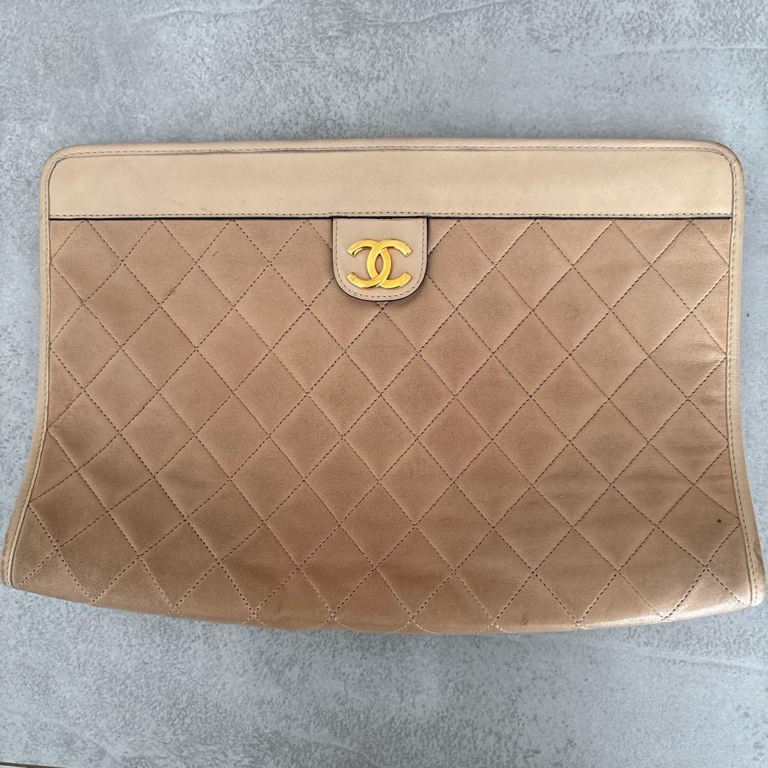 CHANEL ベージュ キルティング クラッチバッグ