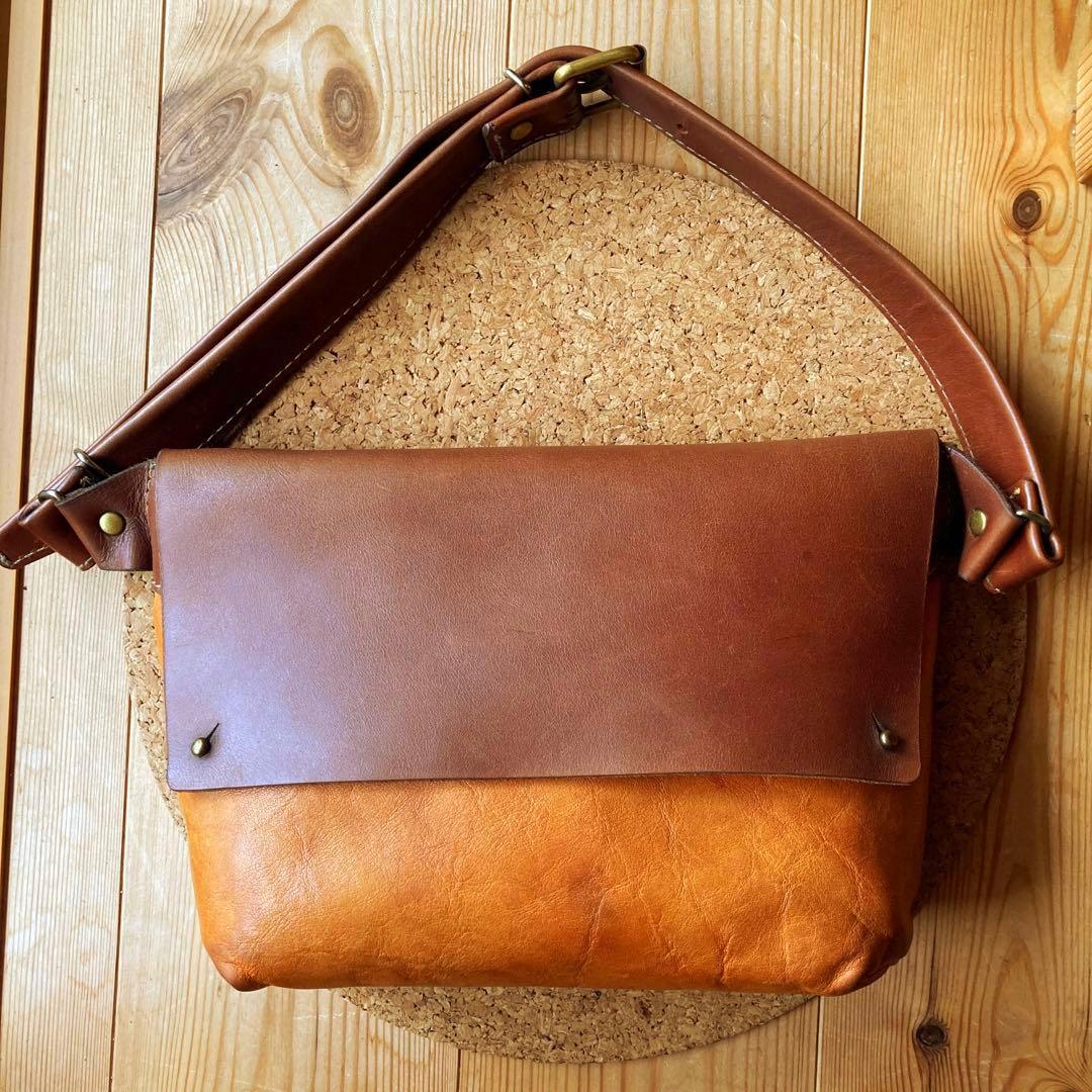 Herz ボディバッグ　ヘルツ　革　キャメル　チョコ