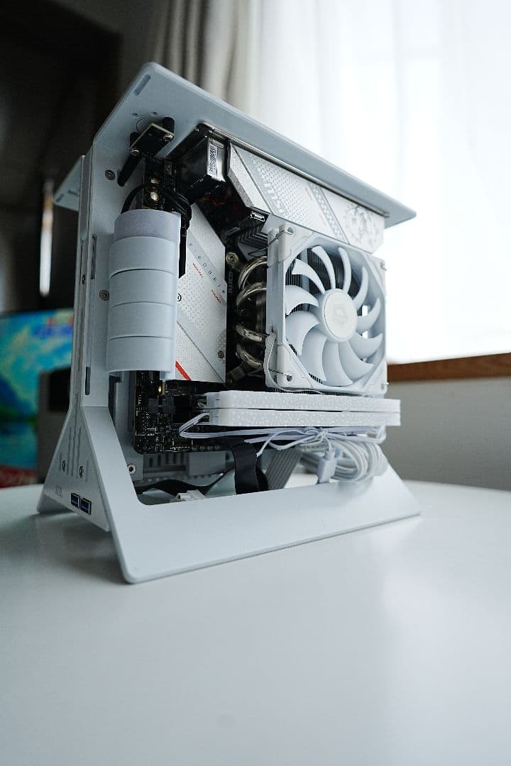 【美品希少】XTIA Xprot-mini Flex電源とCPUクーラー付き！