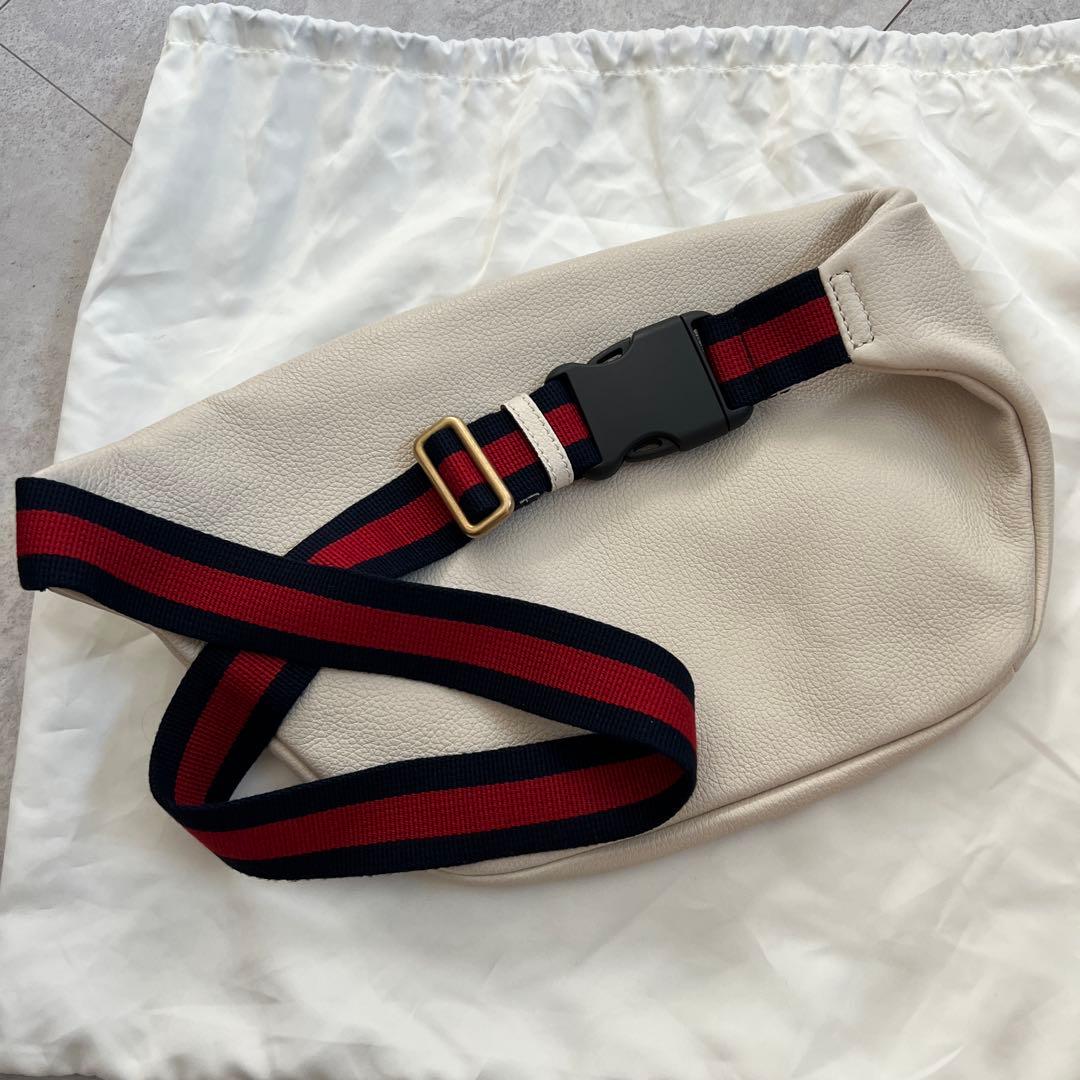 GUCCI ♡ロゴボディバッグ・ウエストポーチ