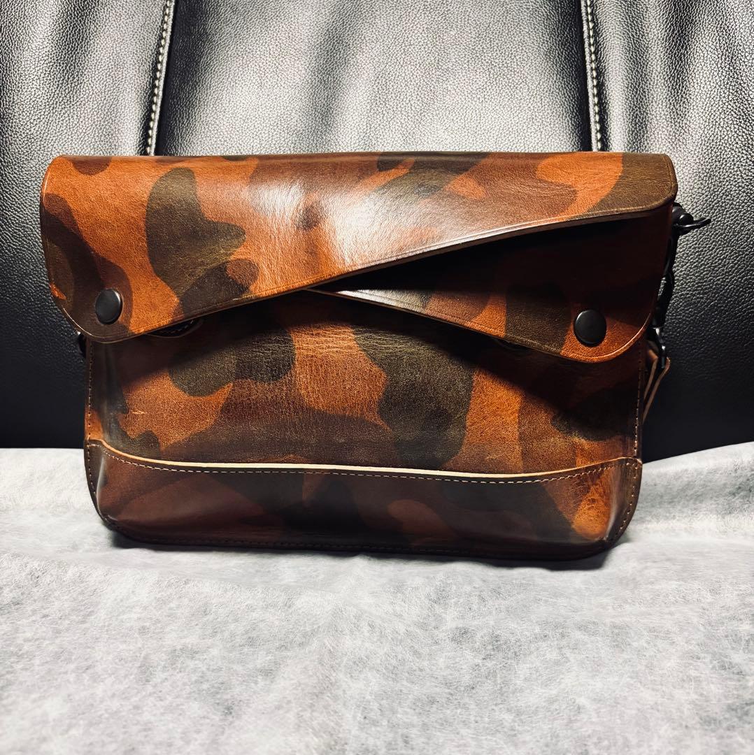 断*中様 ビアベリー ダブルフラップ M 迷彩チョコ ショルダーバッグ 本革 レ