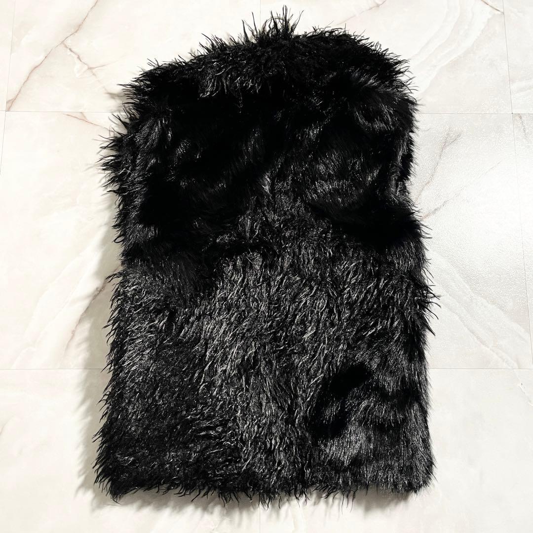 M17967 未使用　マサゴ　ゴージャスなフェイクファーのベスト　黒　S