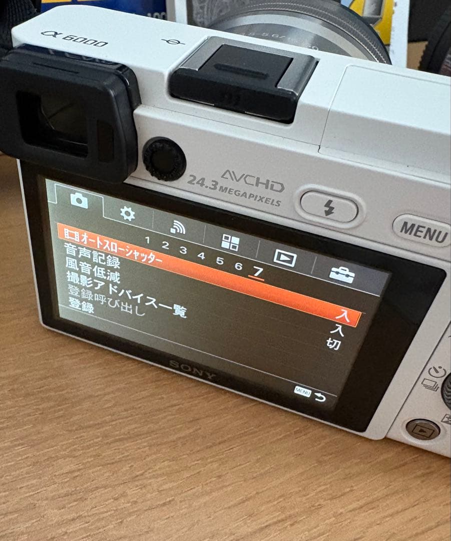 SONY α6000 ホワイト E 16-50mm レンズ付き