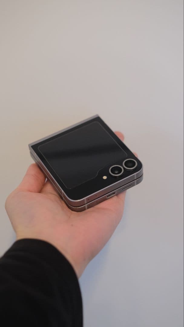 GALAXY ZFlip6 美品 正規品充電器付き