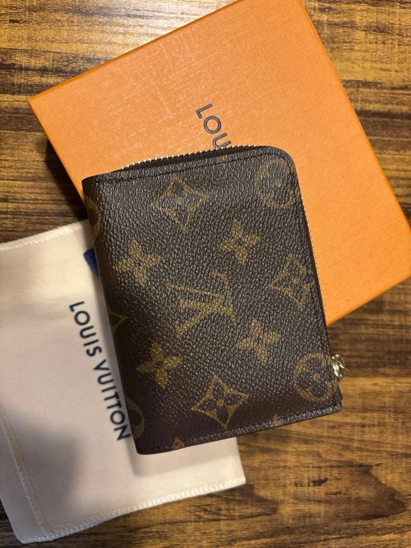 【ほぼ新品】ルイ・ヴィトン　財布　ポルトフォイユノアコンパクト