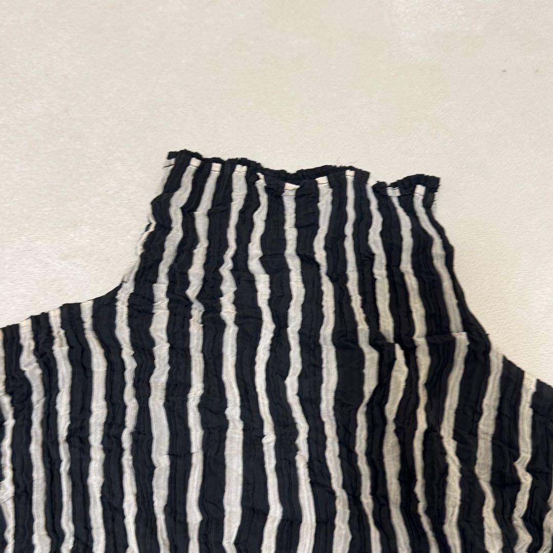 ISSEY MIYAKE プリーツ　バイカラー　ストライプ　ブラック　ホワイト