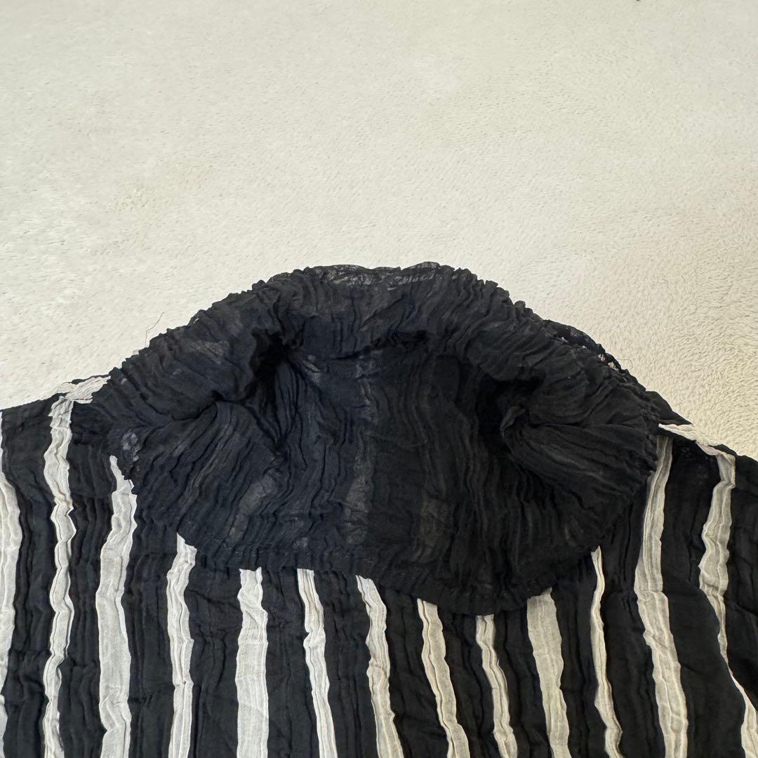 ISSEY MIYAKE プリーツ　バイカラー　ストライプ　ブラック　ホワイト