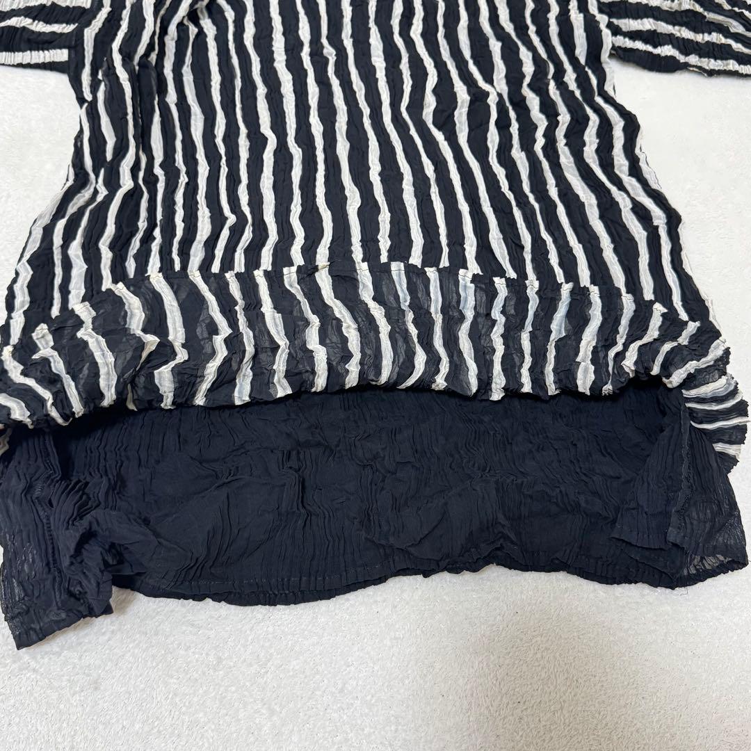ISSEY MIYAKE プリーツ　バイカラー　ストライプ　ブラック　ホワイト